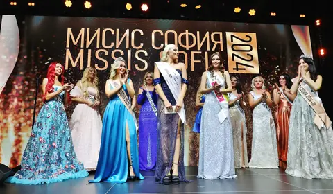 Участничките на сцената по време на Мисис София 2024.